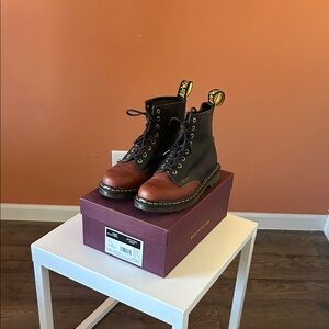 DR MARTENS “1460 DUBLIN” unisex lace-up boots in black + mocha